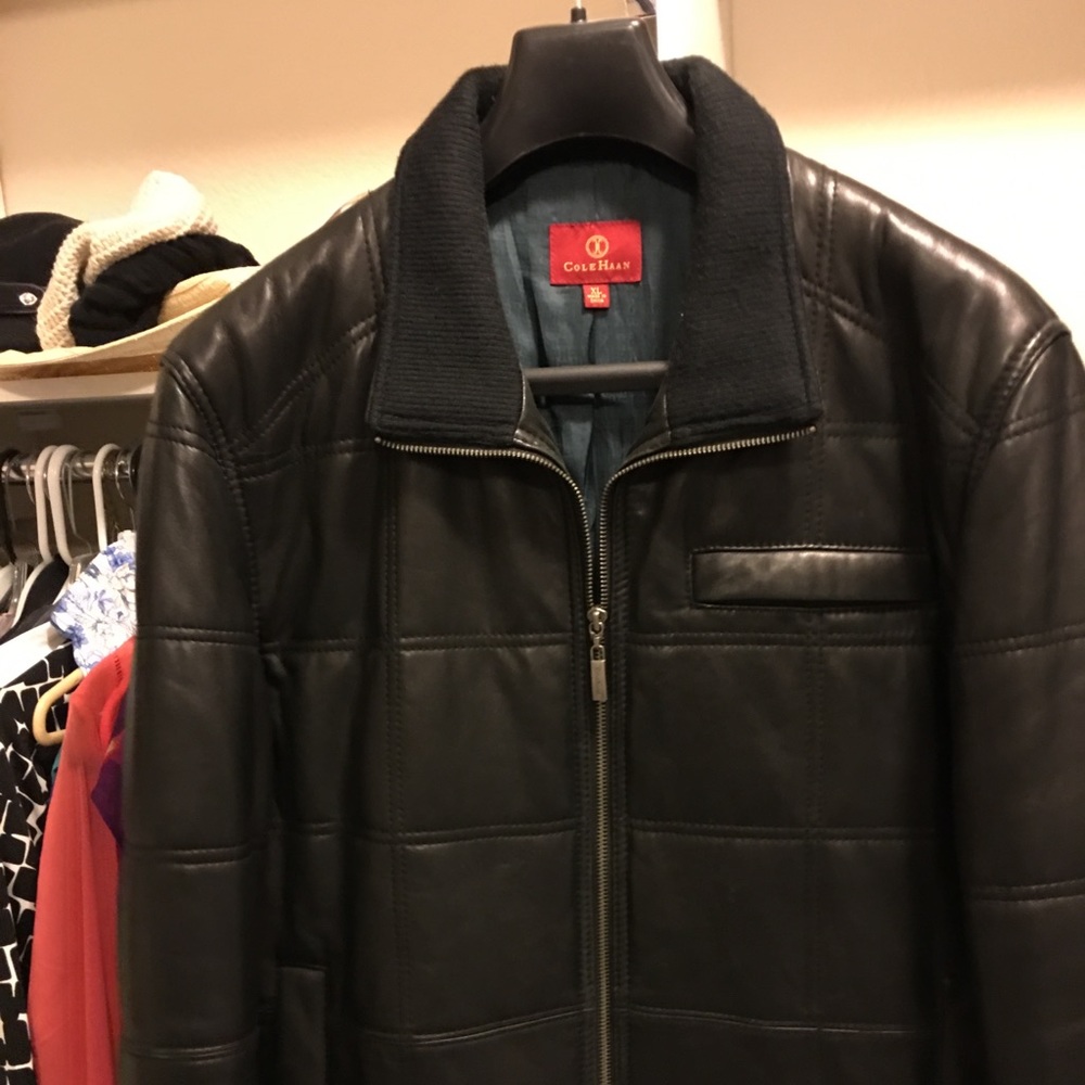 Cole-Haan Men’s leather jacket. Size XL. Black
